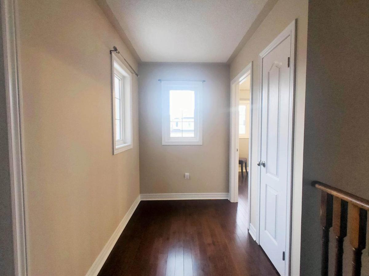 Affordable Room With Free Parking In Newmarket On Buitenkant foto